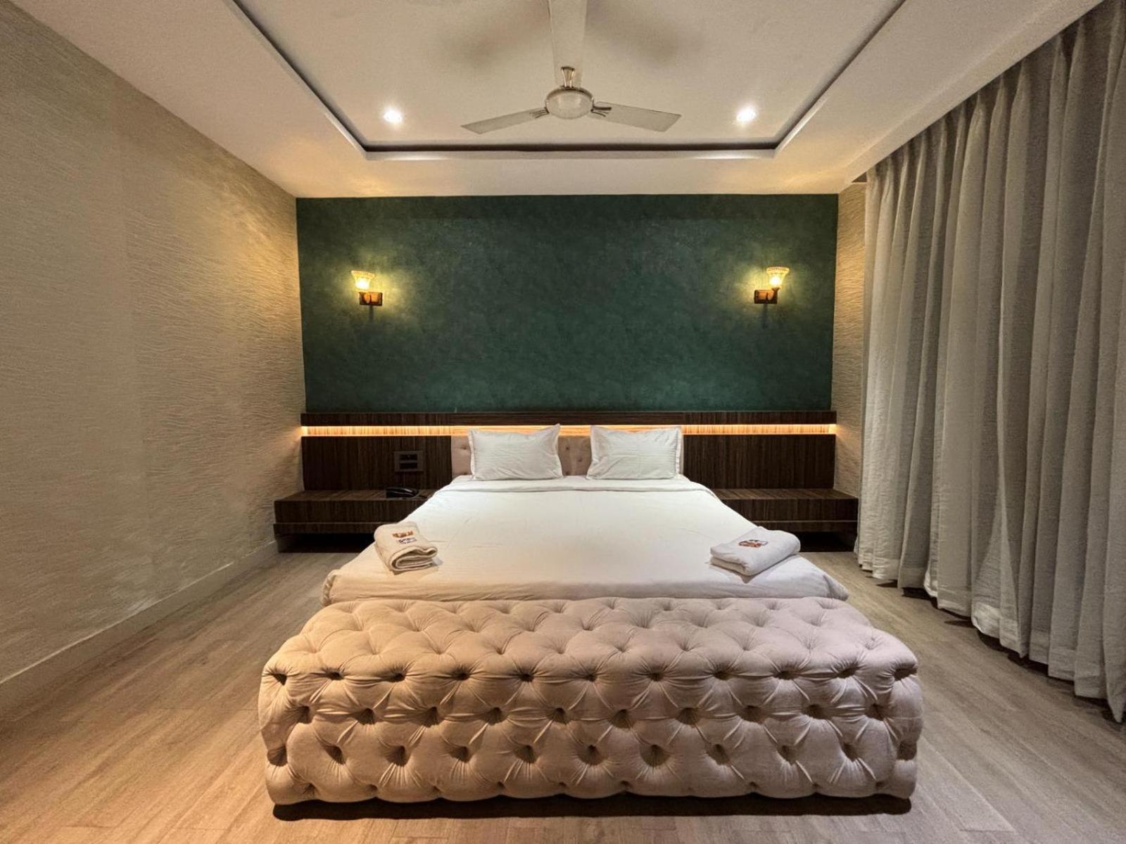 Hotel Elegant Inn Surat Eksteriør billede